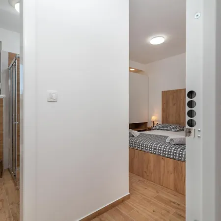 Amfora 2 2* Trogir